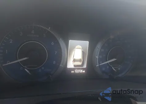 2015 Toyota Sienna Xle Premium 8 Passenger z USA, uszkodzony, nr VIN 5TDYK3DC1FS667913